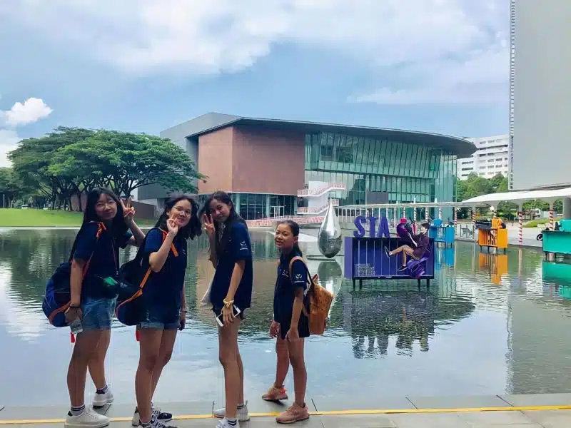 Học sinh khám phá các địa danh nổi tiếng của Singapore